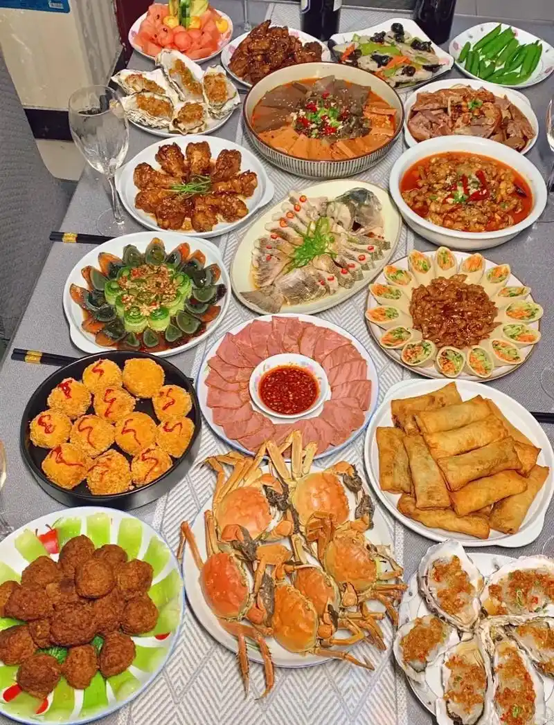 2023年夜饭的餐桌.2023年夜饭菜谱,年味十足的菜,年夜 - 抖音