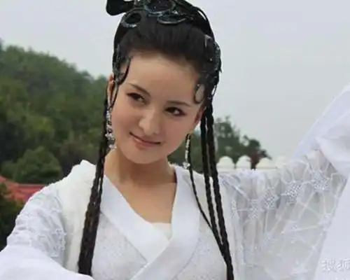 【图】郑亦桐聊斋吻戏激情四射 获封诱惑的"古装小妖"