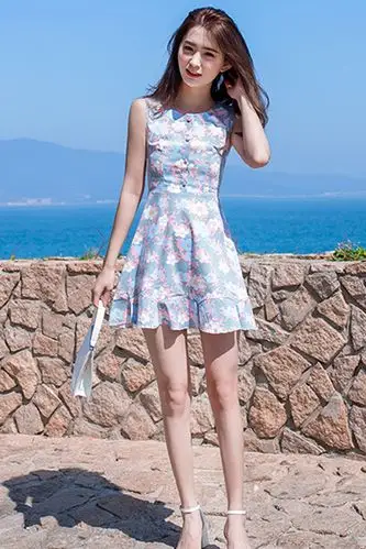 夏季新款甜美小清新修身碎花鱼尾连衣裙收腰显廋小个子a字短裙度假