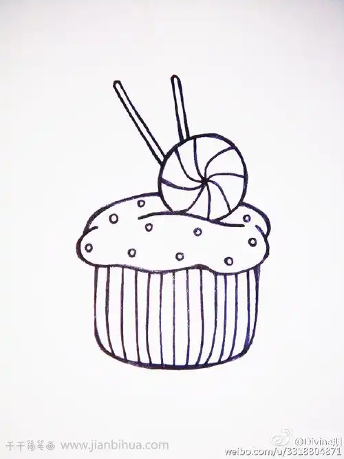 可口的甜点简笔画