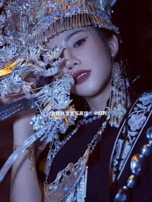 幸猴儿真的好好看啊#西双版纳  #少女写真  #哈尼写真 #民族混搭