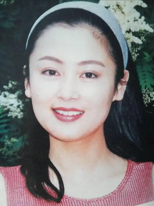 陈红年轻时的长相可以算得上"人形牡丹"吗?