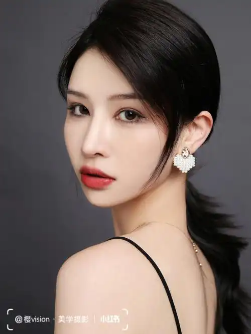 简约轻写真是美女就来拍组大头照