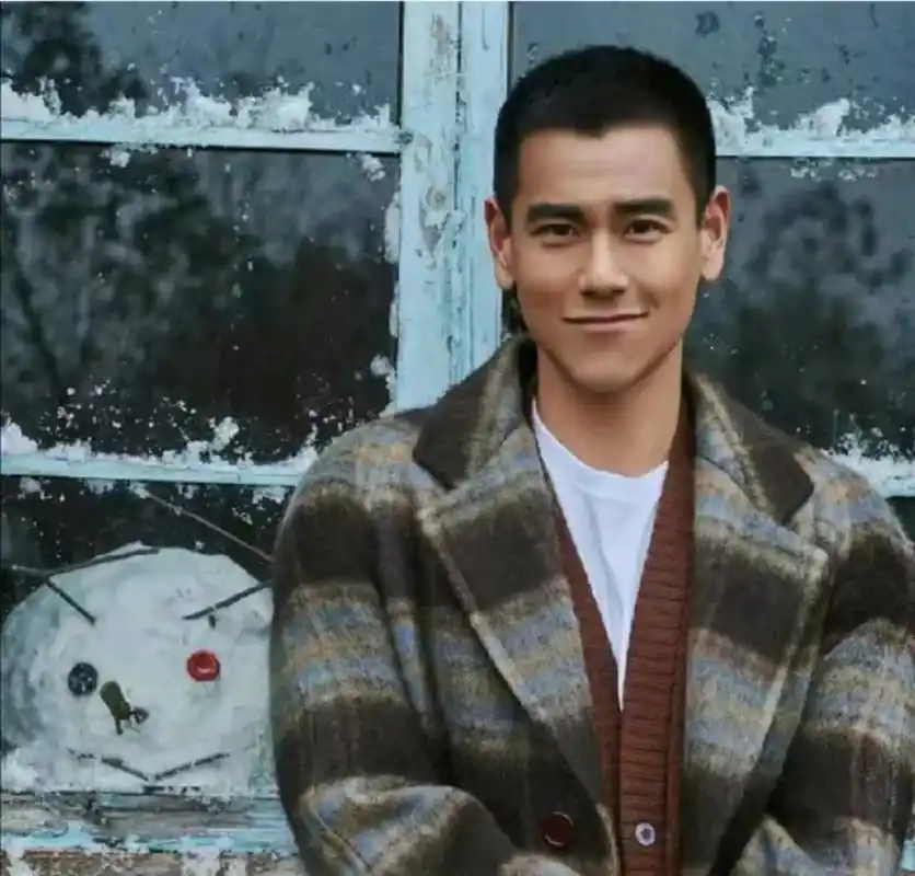 吴彦祖跟彭于晏这个寸头太帅了,估计也只有谢霆锋跟刘德华才能抗衡了