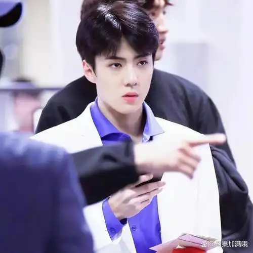 吴世勋真是个芳心纵火犯呀,一举一动都那么撩.