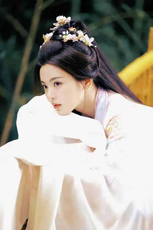 火箭少女101组合的11个人现在(2024年)相互之间还有合作吗?