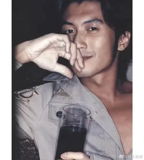 谢霆锋的海报是在霍格沃兹拍的吗##谢霆锋加盟青年派计划