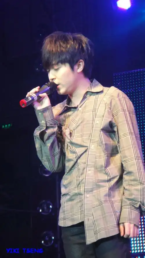 中国台湾乐团,由 a target="_blank" href="/item/吴青峰/39241" data