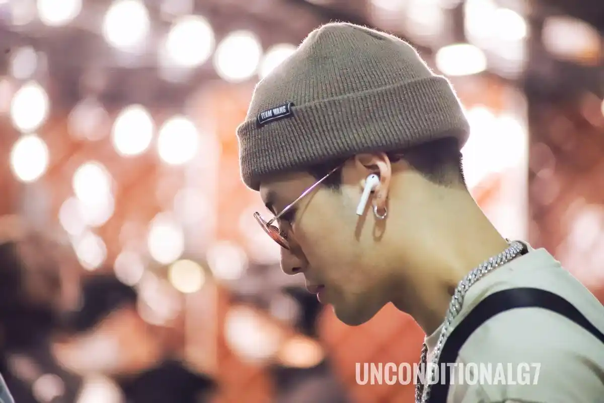 王嘉尔 〓饭拍高清〓191021.仁川到达. 清爽大帅哥太好看了