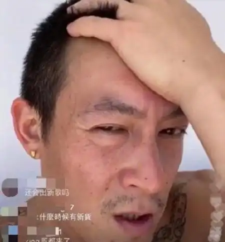 年轻时英俊潇洒,老了却丑的各有千秋,这8位男明星,好可惜