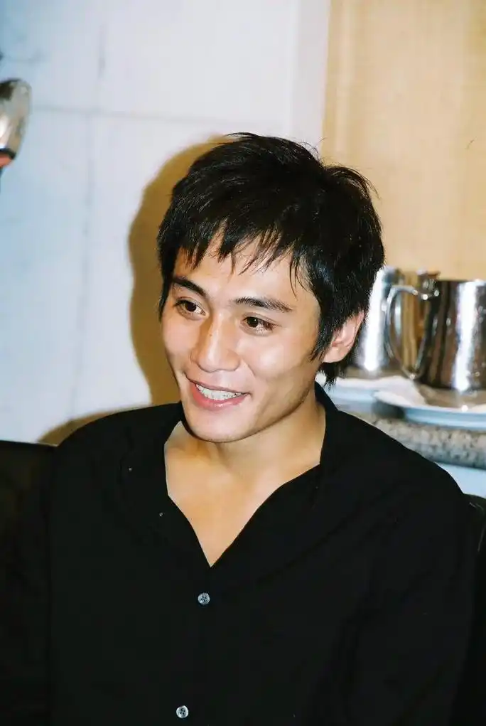 "盖世美男子"刘烨:从文弱小生到肌肉硬汉,靠健身改变身材