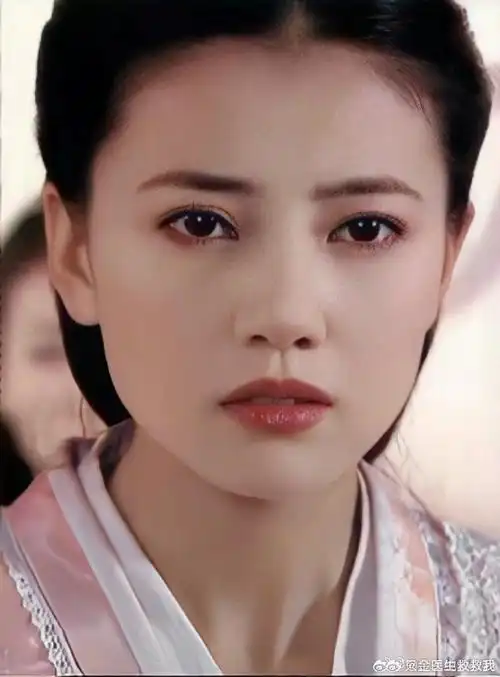 高圆圆说九阴白骨爪长度和功力有关##高圆圆说周芷若花手练了很