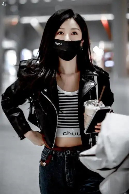 吴宣仪今日机场出发饭拍小选真的好飒