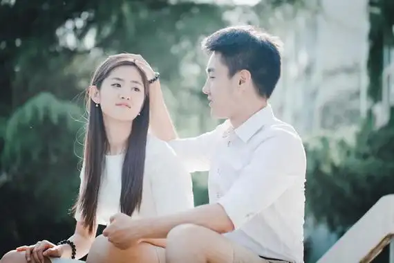 认识的时间太久,因此没有办法发展成情侣,只能做好朋友,这就是另一种