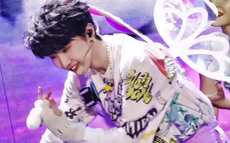 因为马嘉祺,已经是来郑州上大学的第二年了01