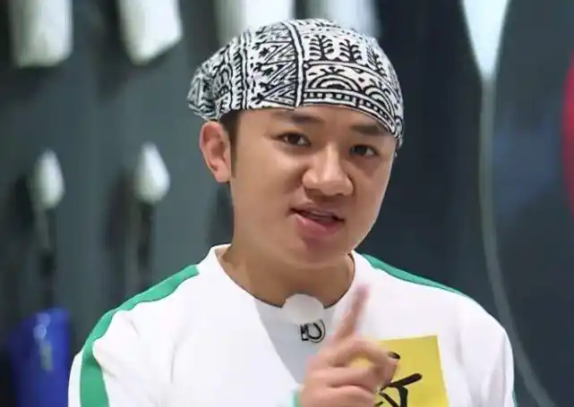 为什么王祖蓝在跑男带头巾,而其他节目从来不戴?原因其实忒简单