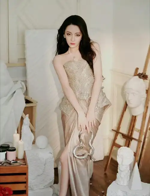 迪丽热巴工作室发图