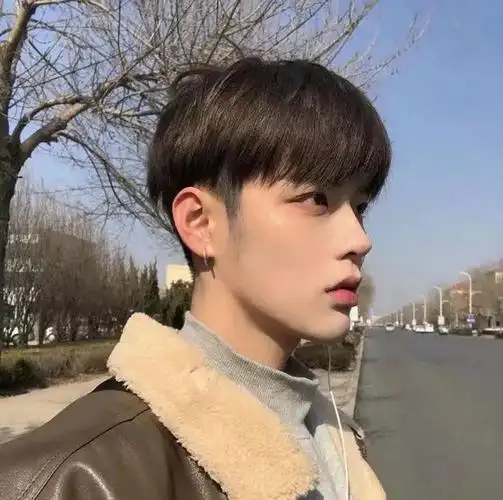 男生蓬松湿感碎发男生蓬松湿感碎发男生蓬松湿感碎发最后一款懒男发型