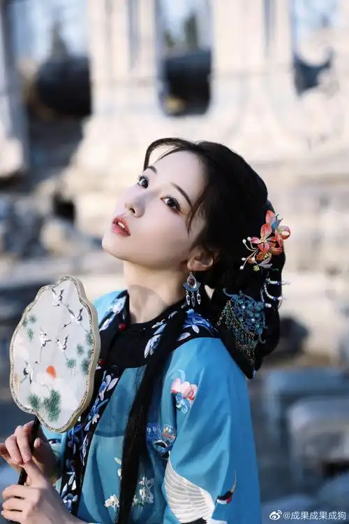 同一个摄影师镜头下的小花古装造型