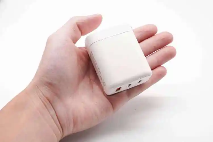 一微星65w2c1a充电器评测超小体积93高效率