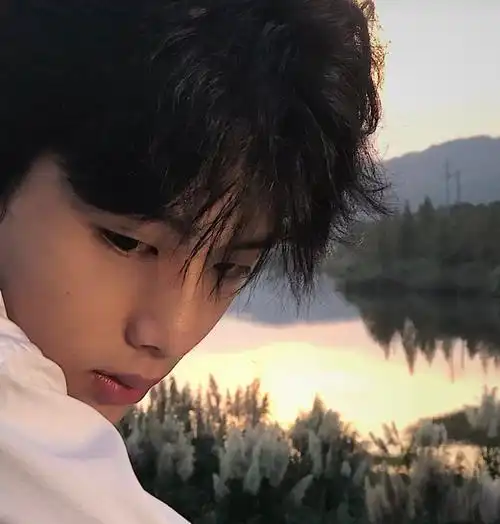 让女生心动的男生头像遇到就珍惜喜欢就收藏