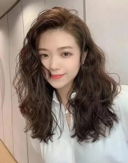 时尚显瘦颜值高,美到让人心动|波波头|短发|脸型|烫发|减龄_网易订阅