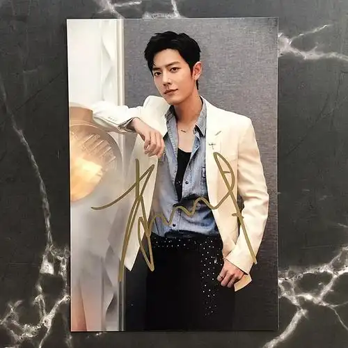 肖战亲笔签名照