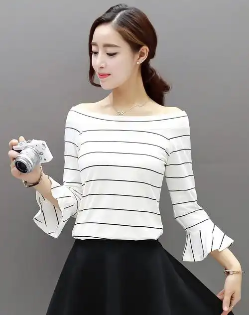 一字领荷叶边袖口t恤