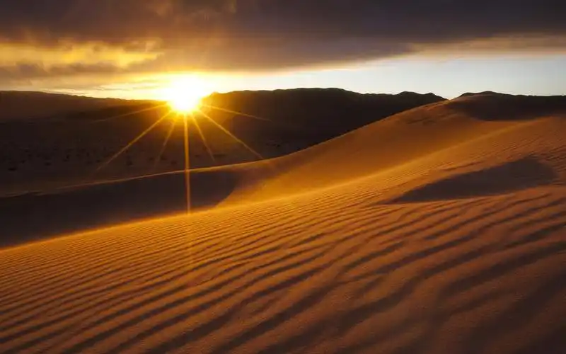 炎热的沙漠高清电脑壁纸