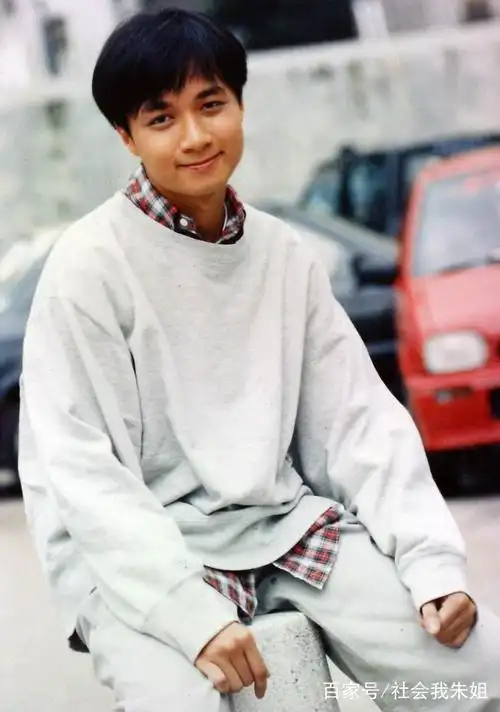 古巨基花费20万,包起25架小巴免费载客,演唱会想邀请古天乐!