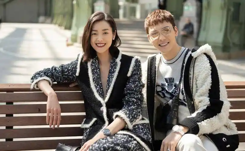 原创陈伟霆与超级名模恋情曝光网友爆料去他家装修看到了刘雯