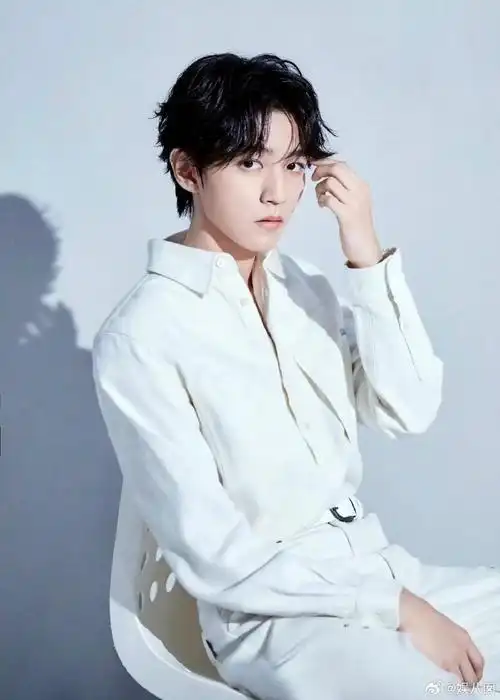 王俊凯的发展总给人一种不上不下,努力也使不上劲的感觉.