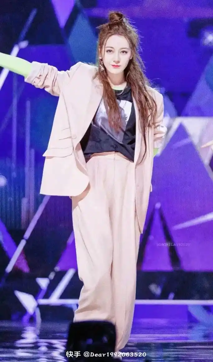 还是会怀念19年的那个夏天#迪丽热巴 #创造营2019 #迪 - 抖音