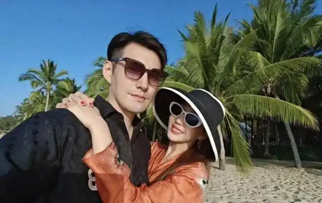 严屹宽老婆杜若溪晒照和我的情人一起度过的第14个情人节好甜