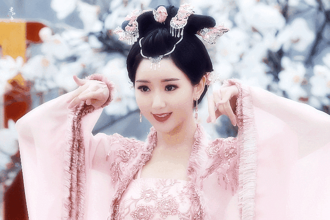 三四十岁还能演学生只服这5位不用装嫩校服一穿灵气就来