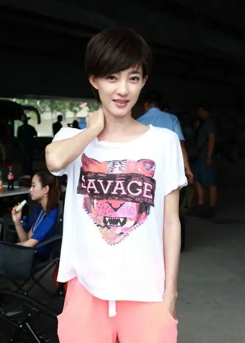 王丽坤这个气质美女,其实她的短发造型也是极好的