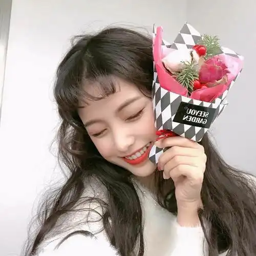 有没有那种笑的很开心的女生头像