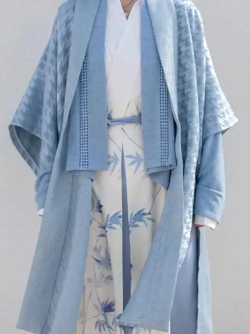 蓝白配色的汉服太温柔啦