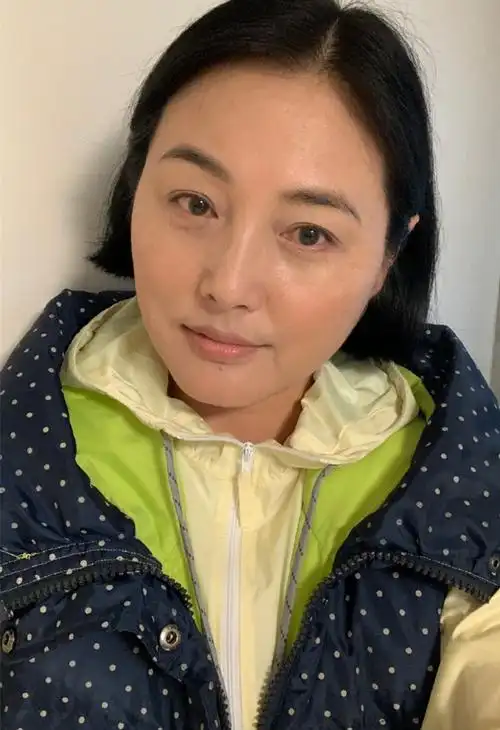 张延嫁tvb男星定居香港近况!