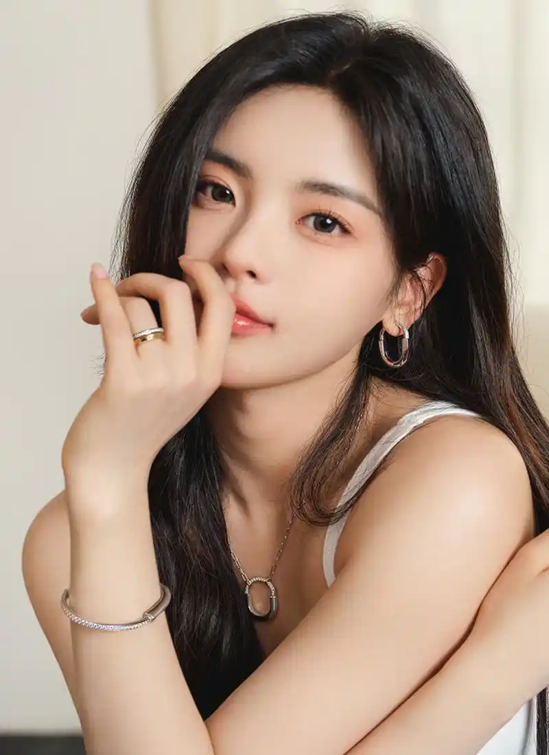 杨超越的最新美照