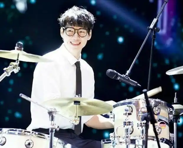 才9年何炅选的栀子花四帅凉了俩四美的差距竟也这么大了