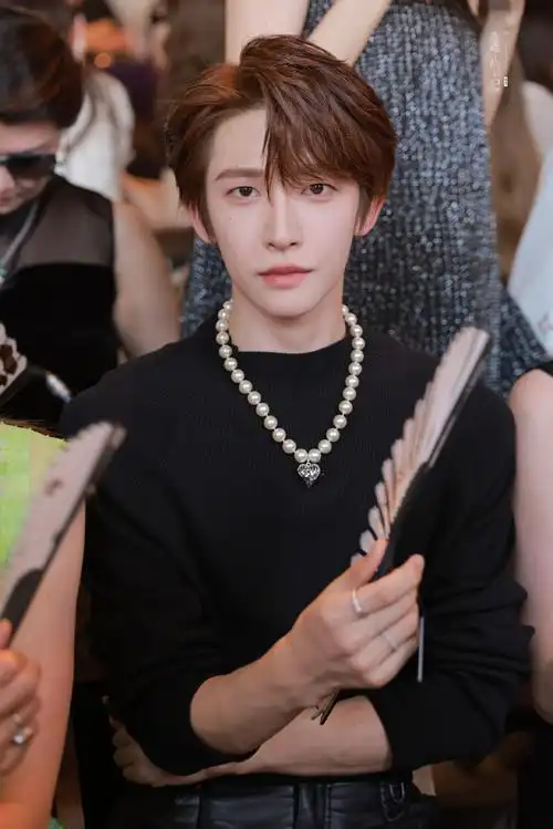 夏姿陈品牌大使刘宇##刘宇巴黎时装周##刘宇把东方之美带到巴黎