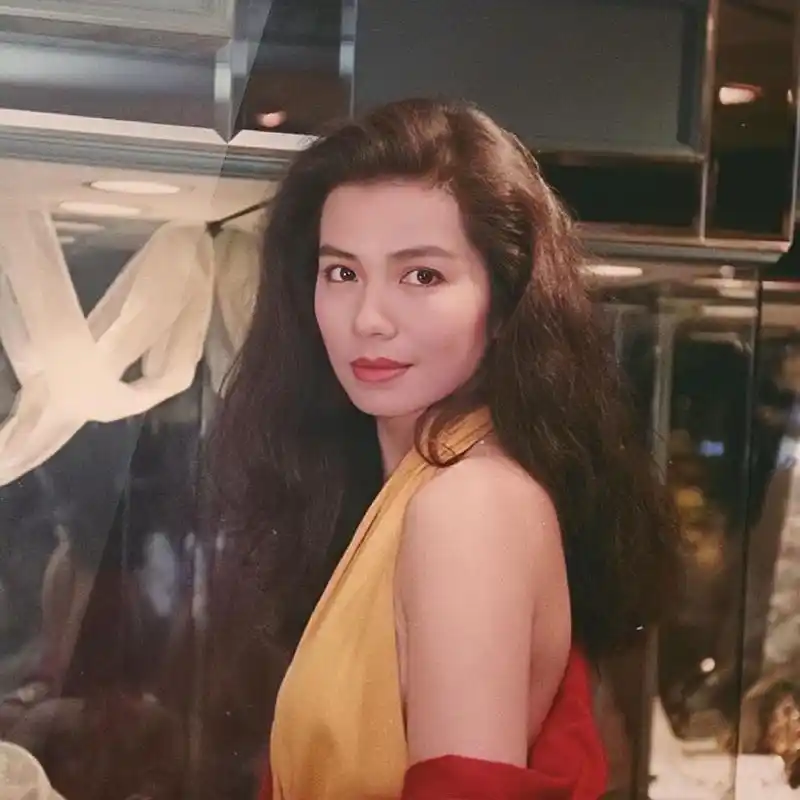 fashionicon:纯真又美艳的矛盾综合体——钟楚红的80年代港式时尚