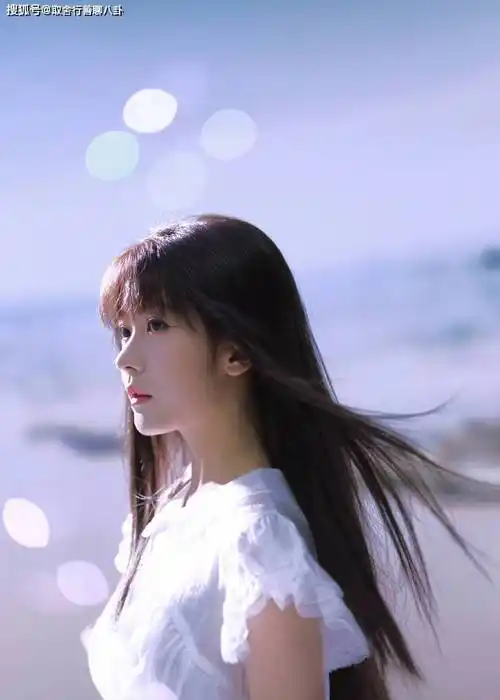 女星赖美云晒梦幻写真,白裙造型单纯无瑕,腰细腿长性感迷人_音乐_照片