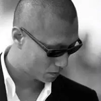 孙红雷微信头像带字个性孙红雷举枪指头孙红雷头像孙红雷冷酷霸气头像