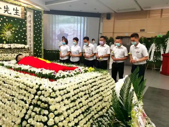 著名语文教育学家陶本一先生遗体告别仪式在龙华殡仪馆举行