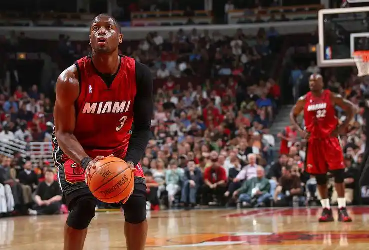 nba韦德儿子变性后现状,长发飘飘,颜值出众 进入模特行业_詹姆斯_篮球