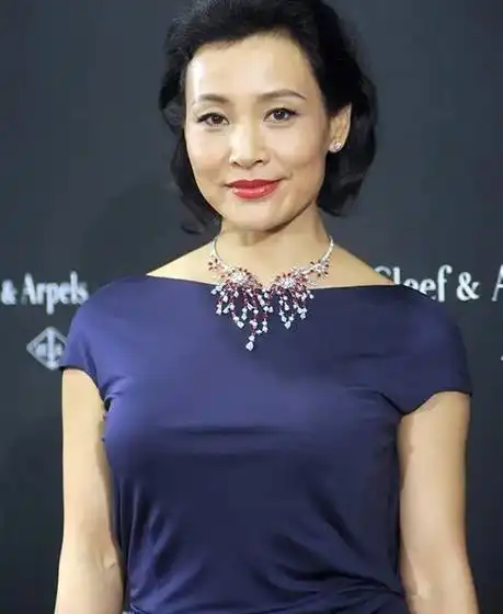 中文名:陈冲,外文名:joan chen,别名:冲姨,冲姐,国籍:美国,民族:汉族