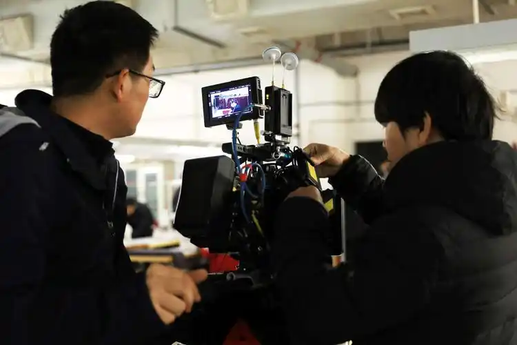 剧组在诗之欧公司拍戏纪实