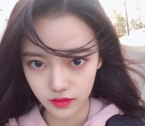 女生除了脸型,五官的差距之外,当然也和皮肤状态有很大关系,真正的